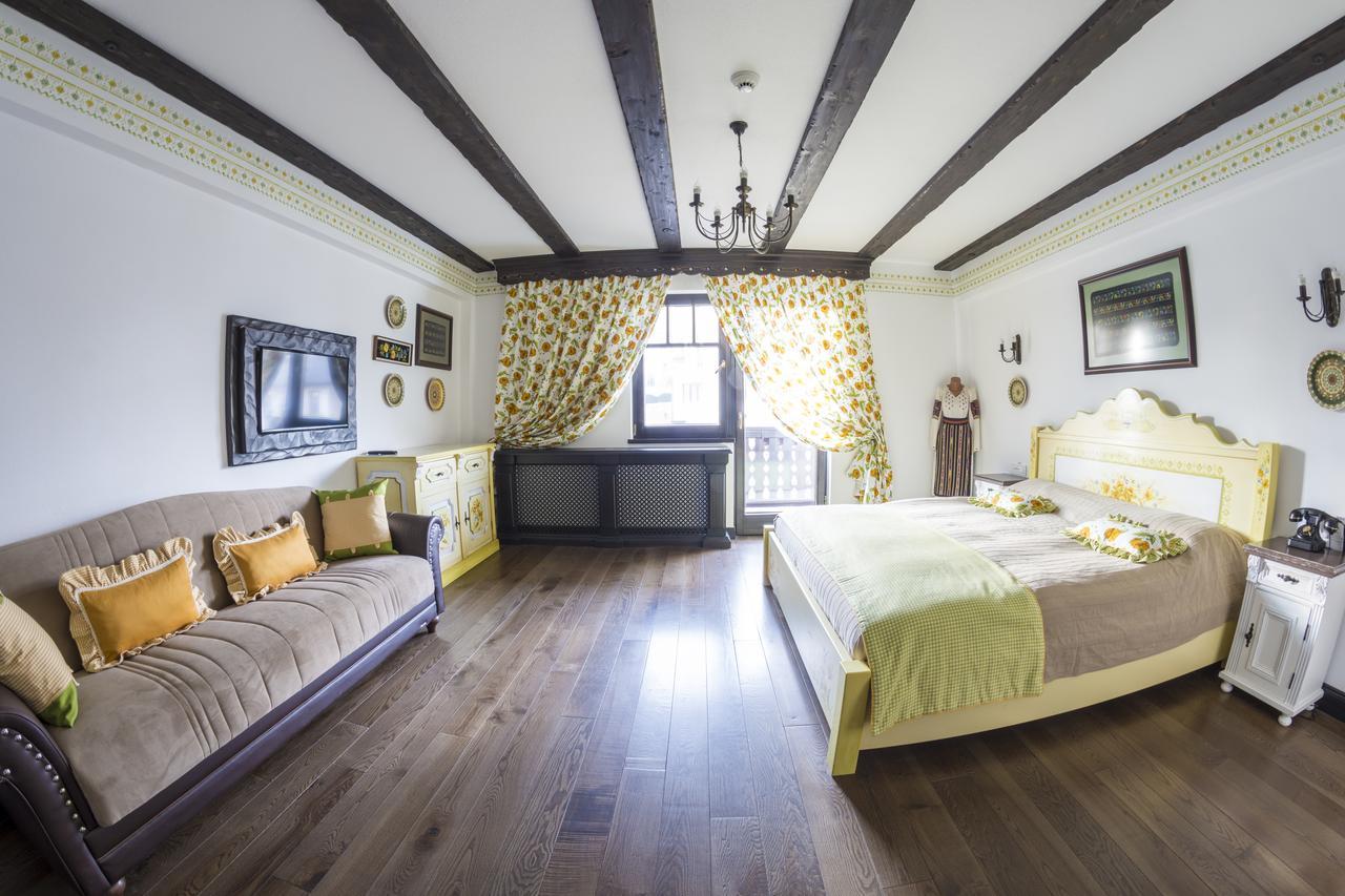 Conacu' Boierului Hotel Ponoarele Kültér fotó