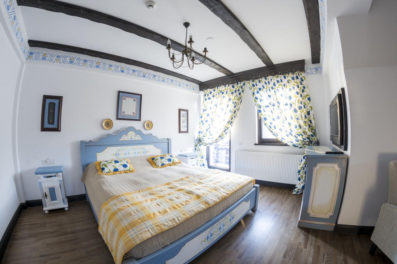 Conacu' Boierului Hotel Ponoarele Kültér fotó